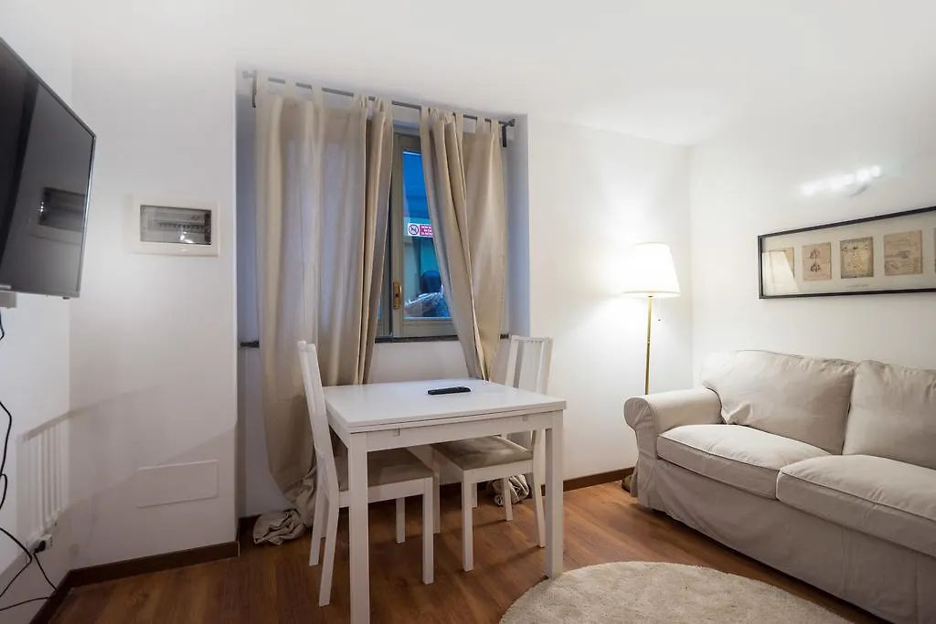 Apartment Cadorna Center Studio-By Flatscollection Milan Italy