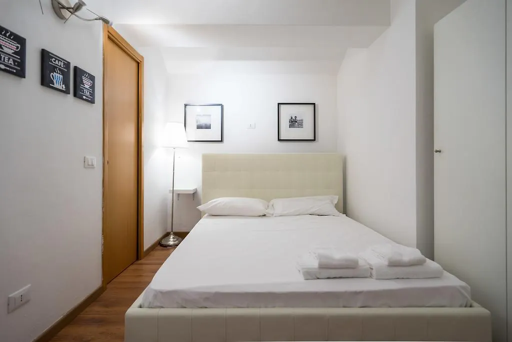 Cadorna Center Studio-By Flatscollection Milan Italy