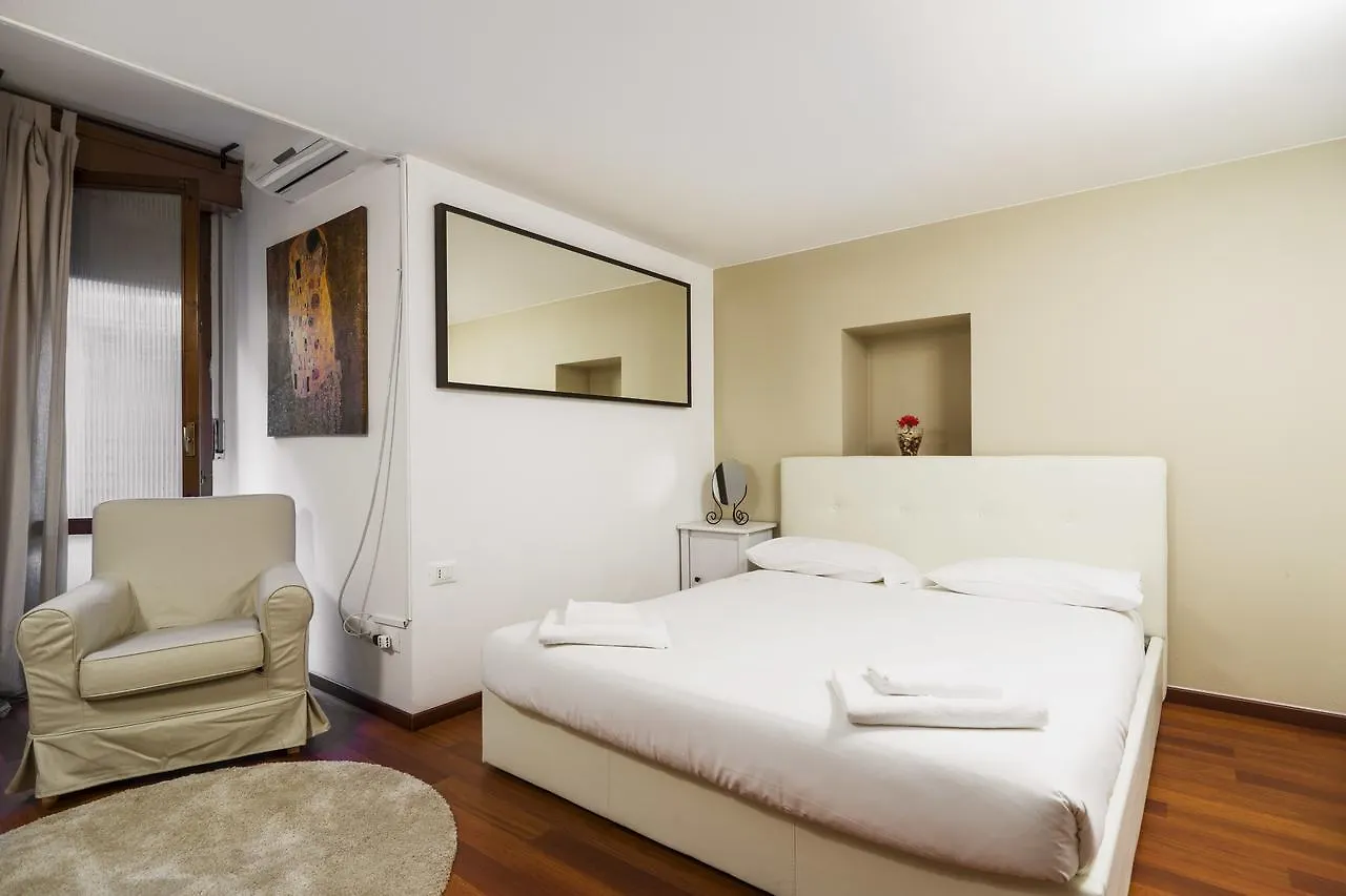 Cadorna Center Studio-By Flatscollection Milan Apartment